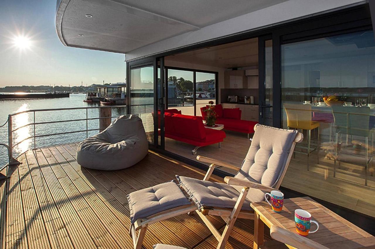 Hausboot Floating Houses Blue Active In ريبنيتس-دامغارتن المظهر الخارجي الصورة