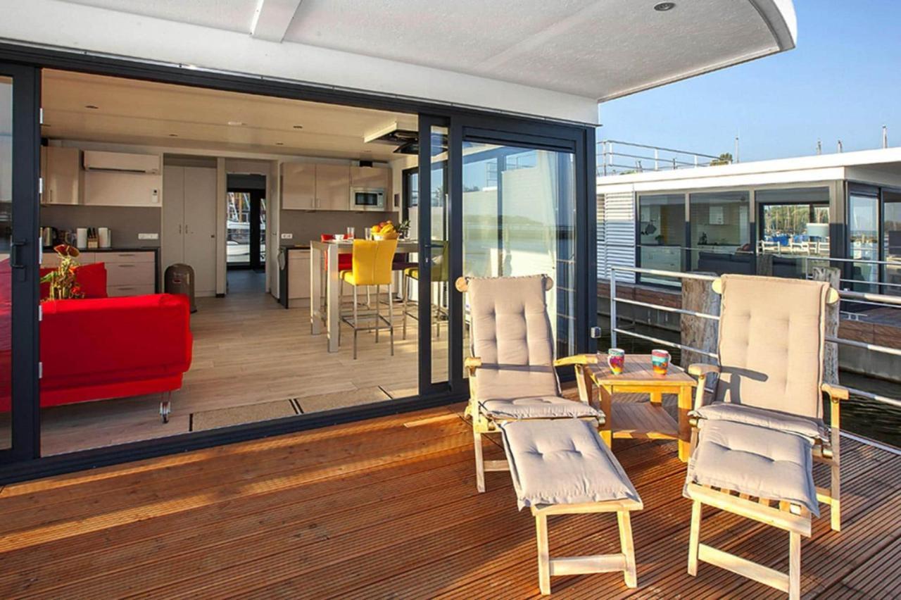 Hausboot Floating Houses Blue Active In ريبنيتس-دامغارتن المظهر الخارجي الصورة