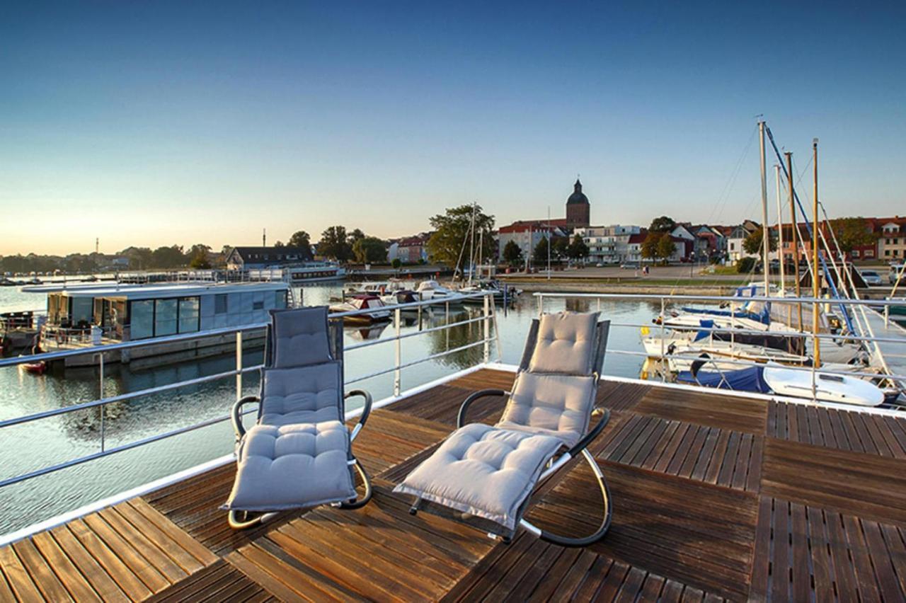 Hausboot Floating Houses Blue Active In ريبنيتس-دامغارتن المظهر الخارجي الصورة